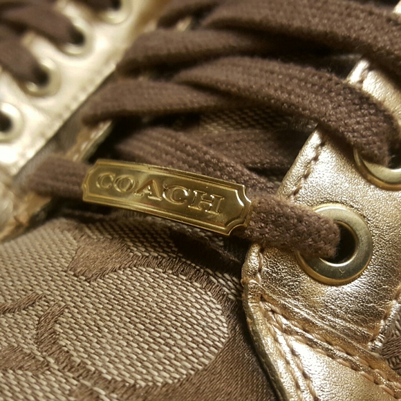 *SOLD* COACH SIGNATURE HIGH TOPS BASKETBALL - Picture 3 of 8